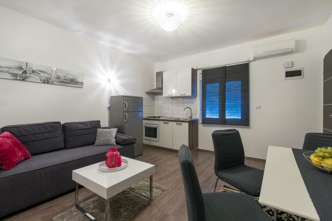 Apartments Nana Podstrana Eksteriør bilde